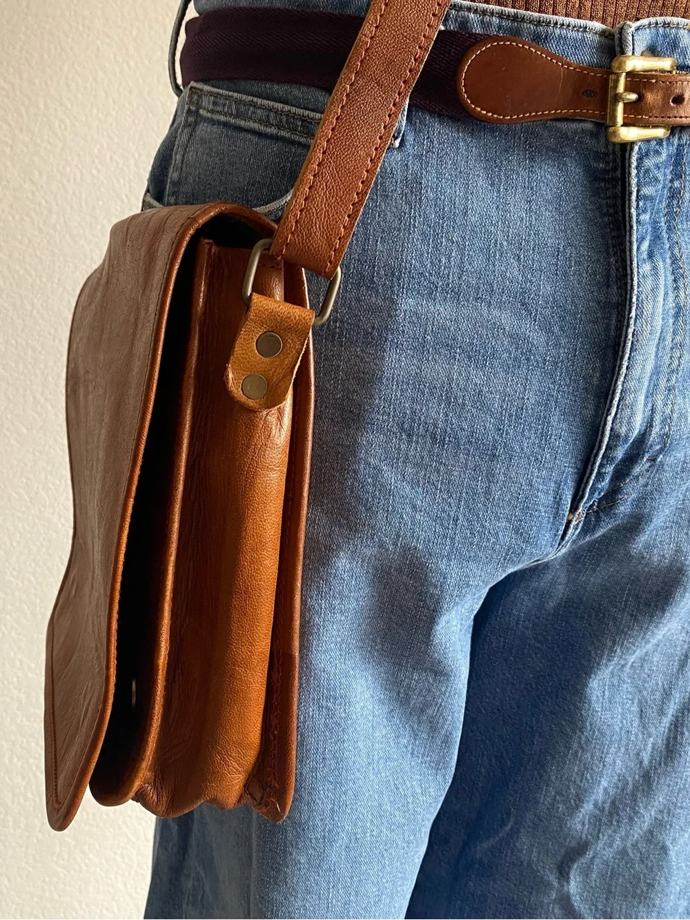 Tan crossbody messenger bag